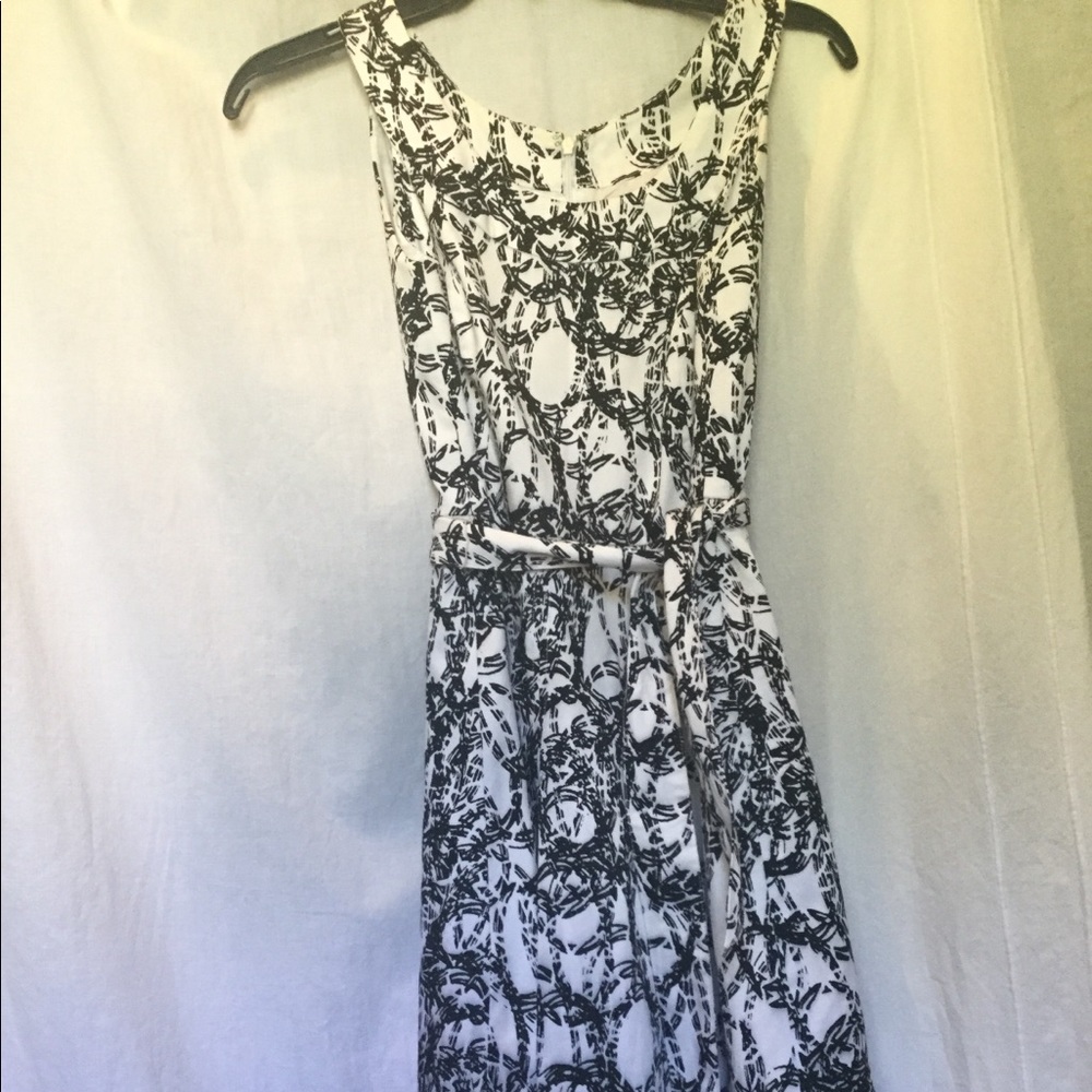 Black/white dress